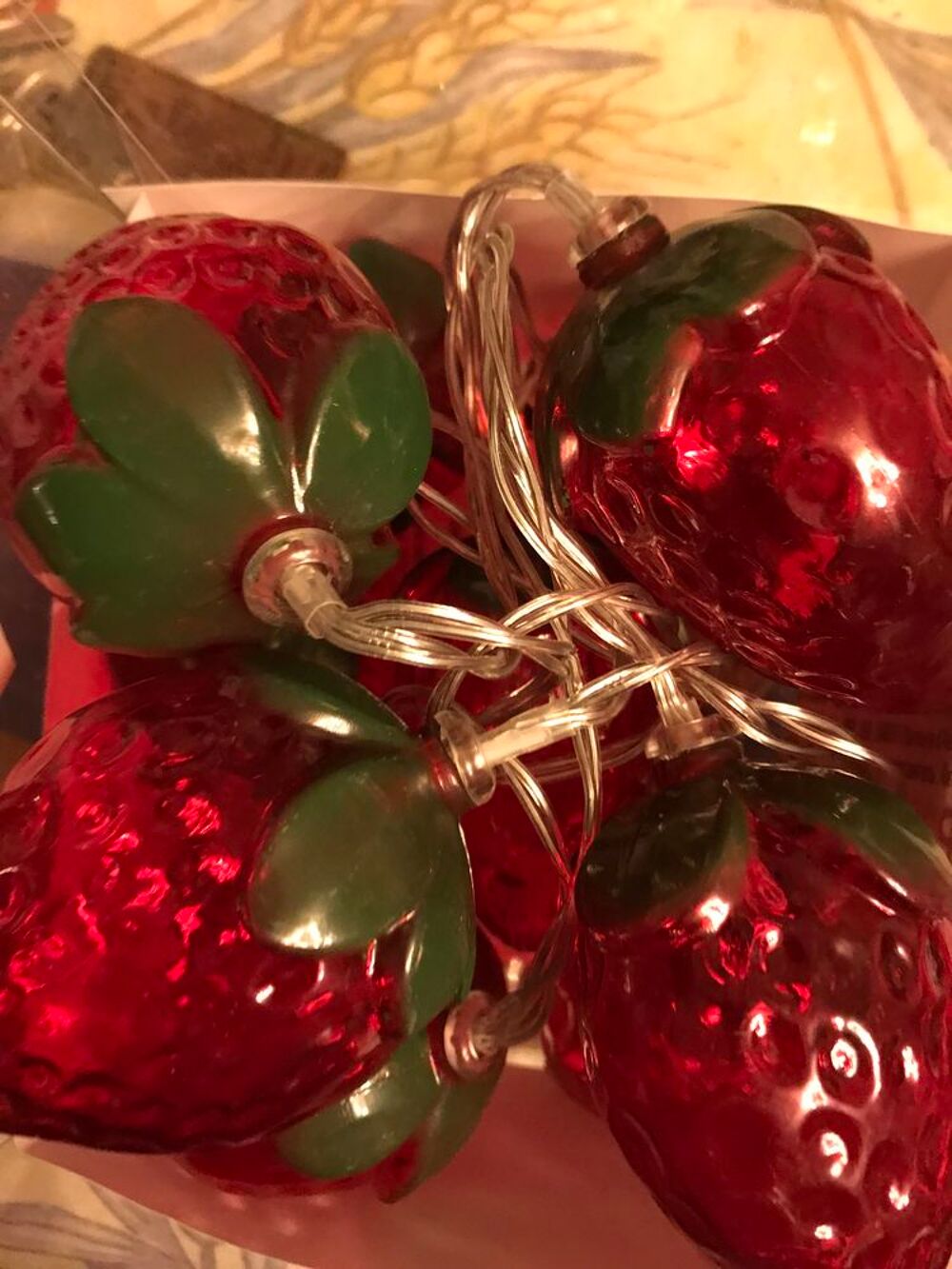 GUIRLANDES 10 fraises lumineuses rouge Décoration