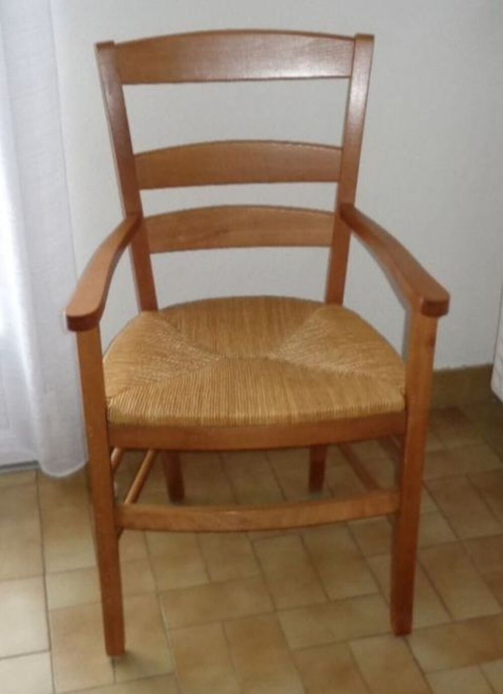 Fauteuil campagnard en bon etat Meubles