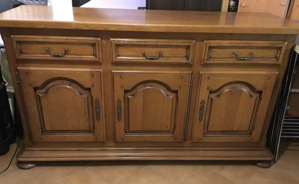 Buffet bas en ch&ecirc;ne massif Meubles