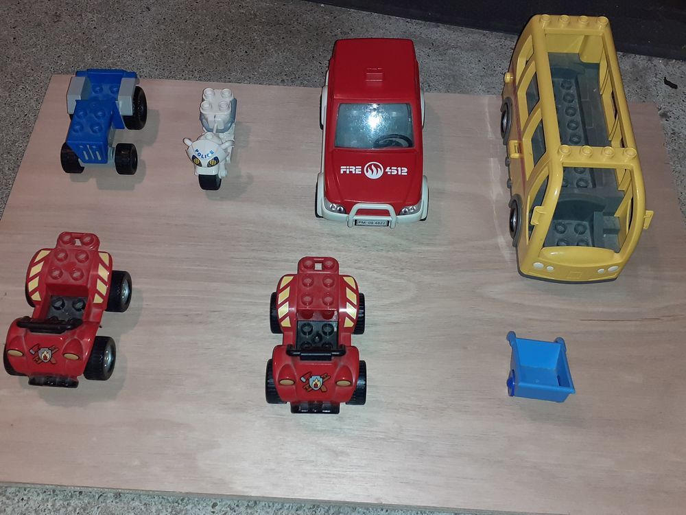 7 v&eacute;hicules l&eacute;go Jeux / jouets
