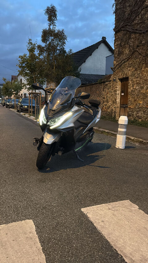 Coursier Maxi Scooter : Transport de Cl&eacute;s & Documents 0 75020 Paris