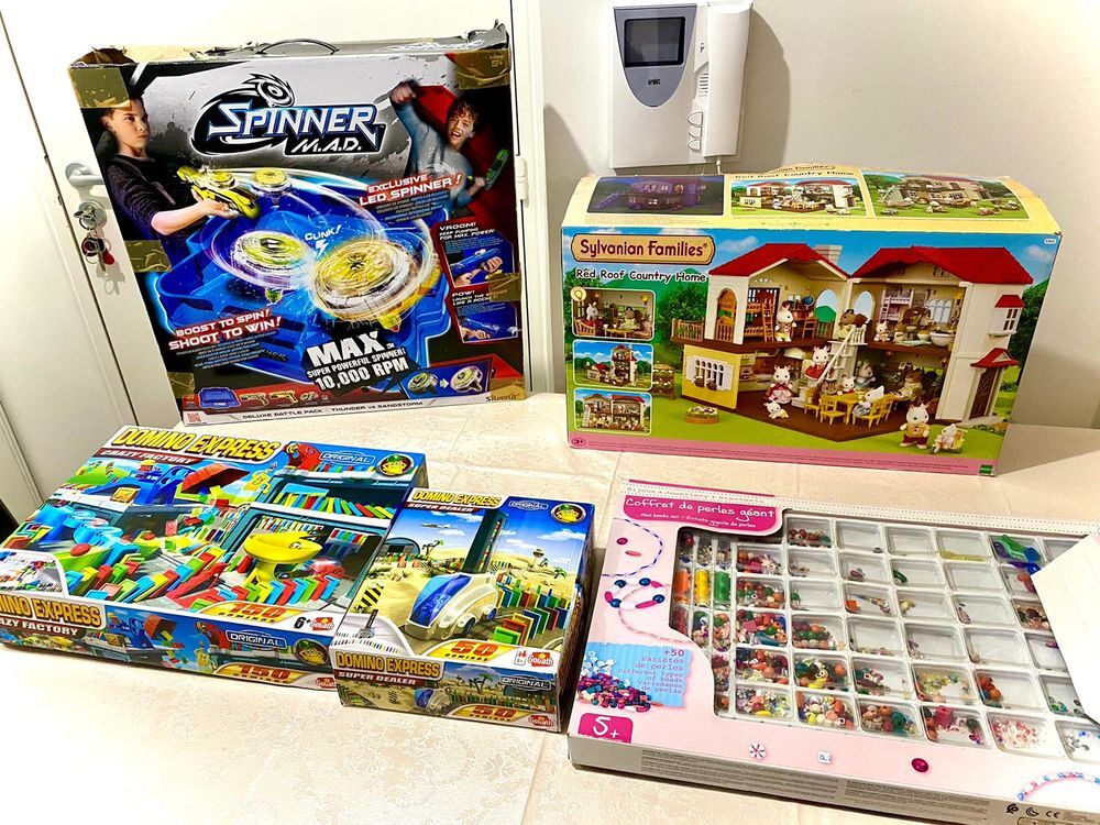 LOTS DE JOUETS, JEUX &Eacute;LECTRONIQUES ET TABLETTE Jeux / jouets