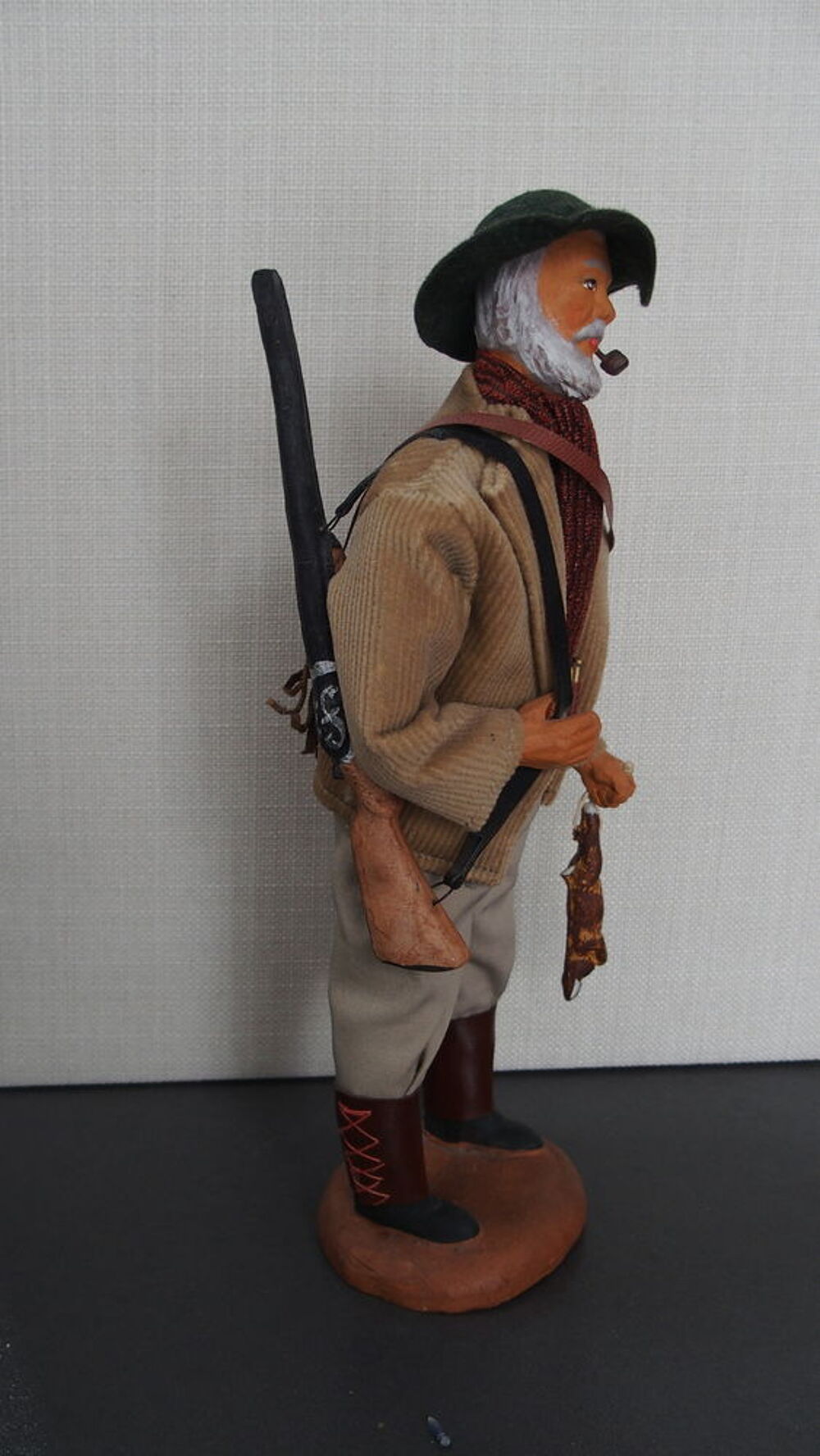 SANTON DE PROVENCE AUBAGNE CHAVE - CHASSEUR (23 cm) 