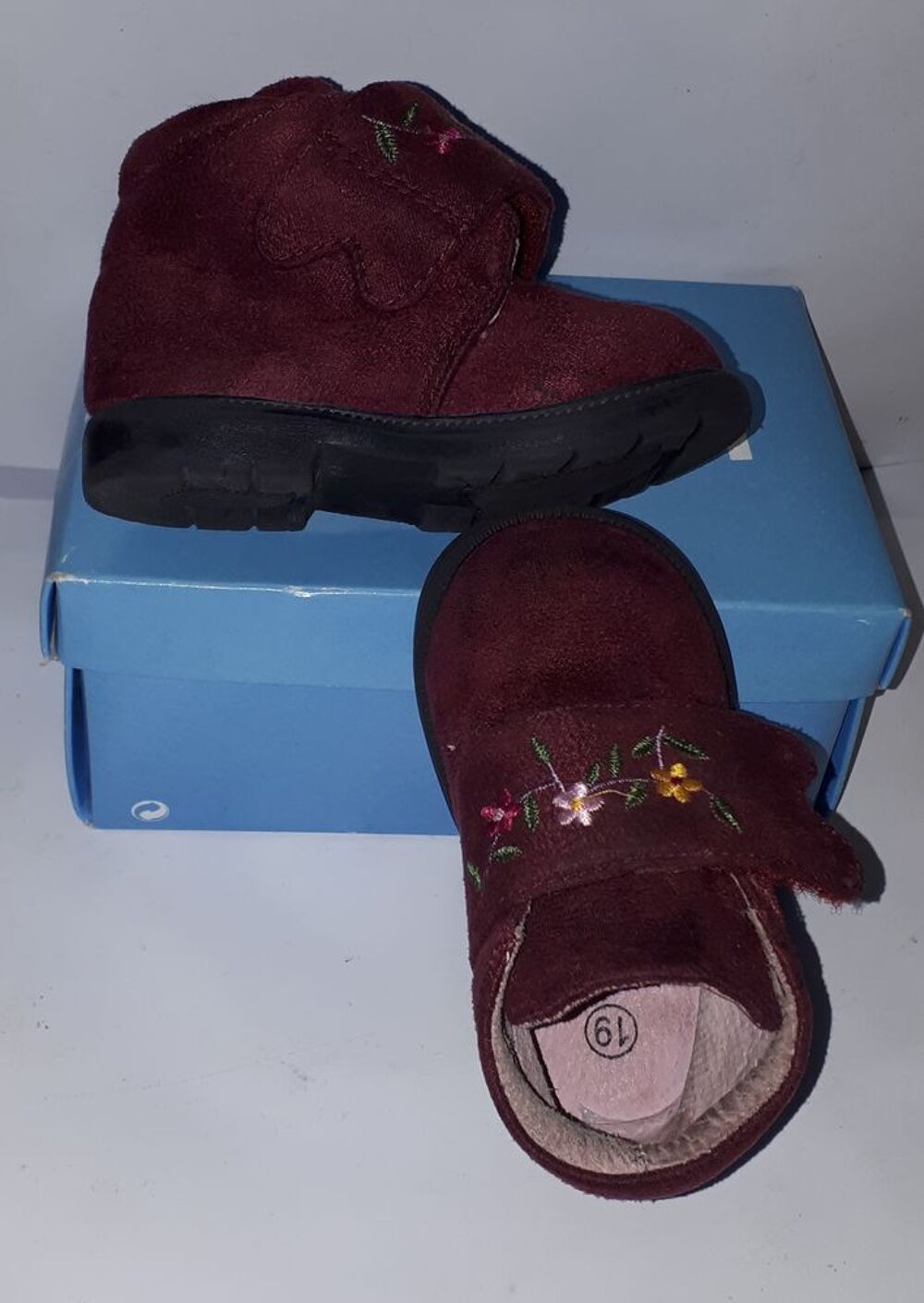 Botillons ou Chaussures Fille en pointure 19 Chaussures enfants