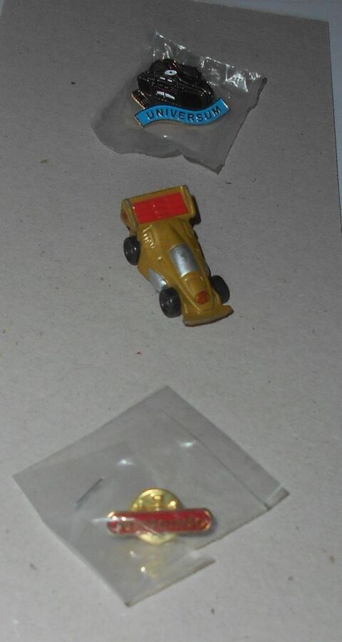 pin's UNIVERSUM & Nintendo + voiture miniature  4 Ervy-le-Chtel (10)