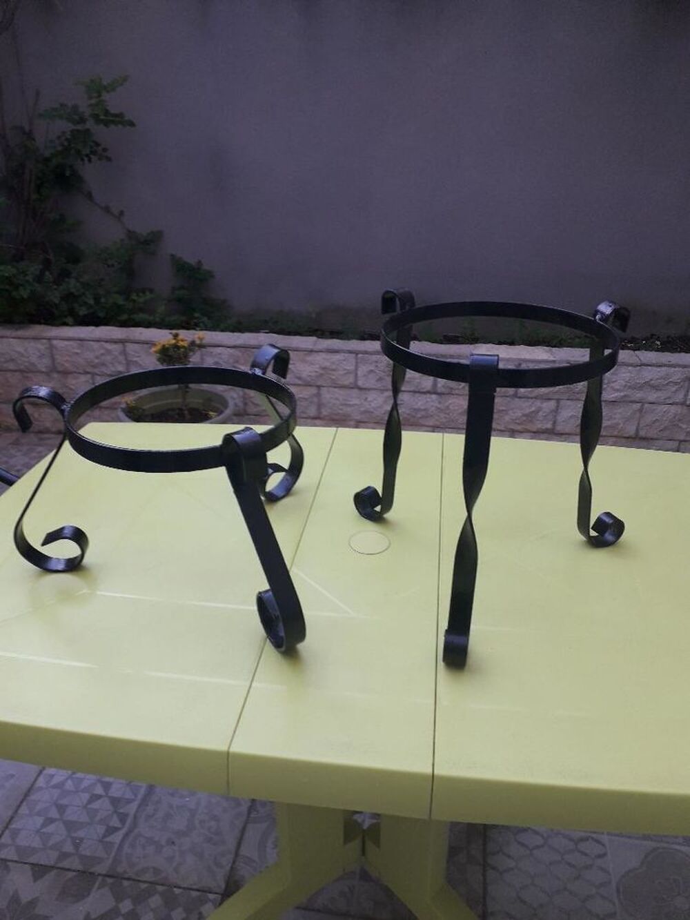 DEUX SUPPORTS DE PLANTES Jardin