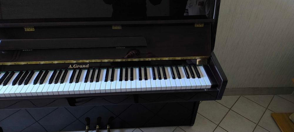 Piano droit A.GRAND 108 Instruments de musique