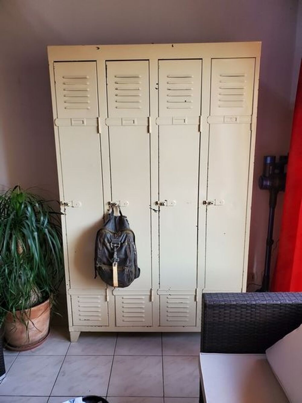 Armoire vestiaire m&eacute;tal Meubles