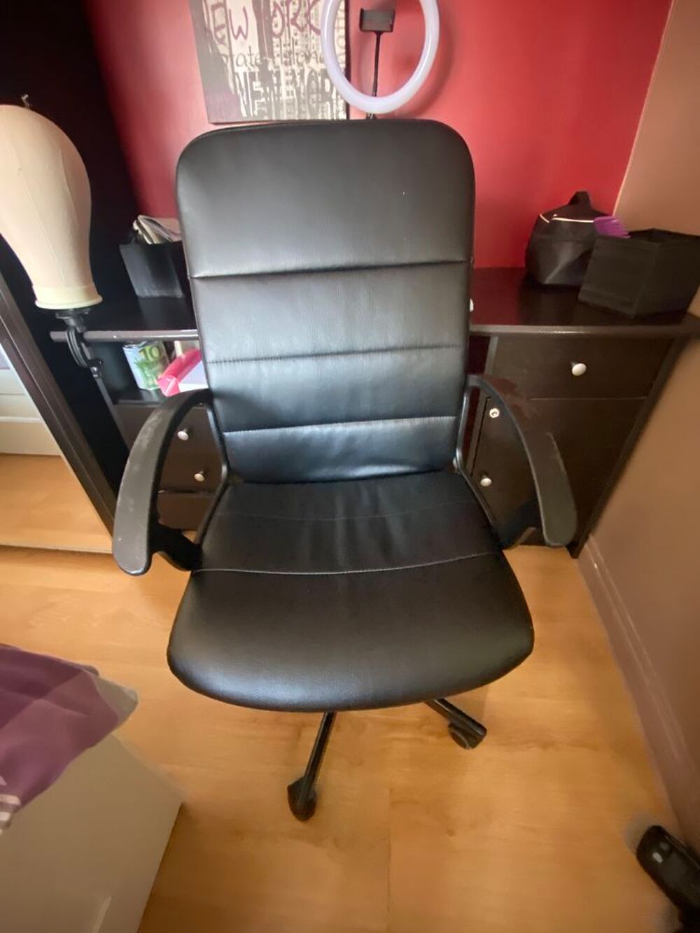 Chaise de bureau &agrave; roulettes noir type cuir Meubles