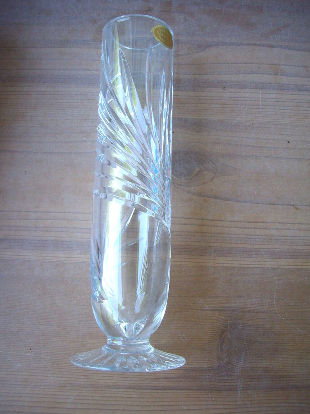 Vase en Cristal sur pied + taill&eacute; main Dcoration