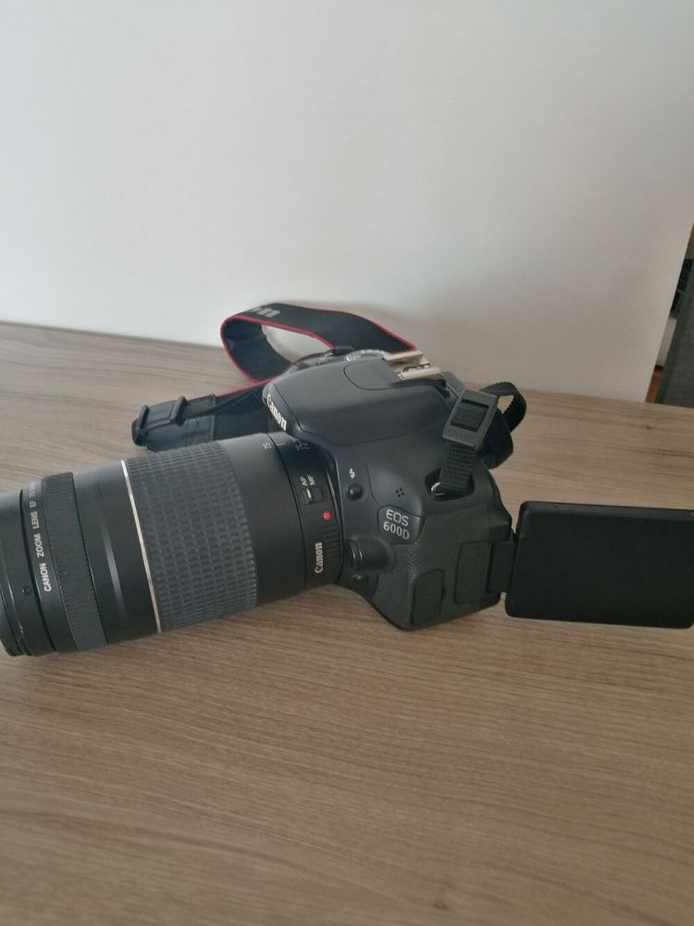 Appareil photo canon EOS 600 d
Zoom 75.300 mm 
Photos/Video/TV