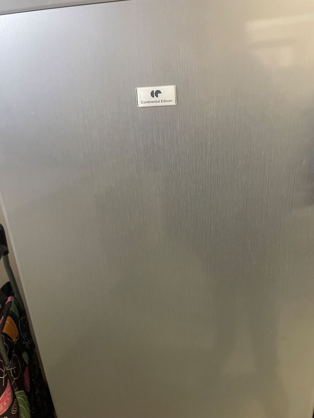 R&eacute;frig&eacute;rateur &agrave; air ventil&eacute; tr&egrave;s peu servi 250 l Electroménager