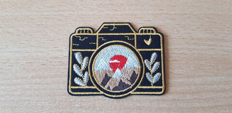 ecusson brod� 
appareil photo 
paysage montagne soleil 4 Carnon Plage (34)