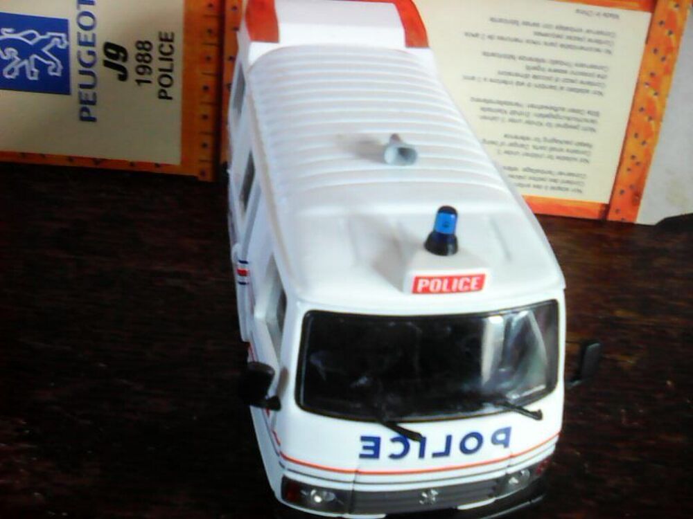 Fourgon Peugeot Police J9 1988 Norev 1/43 