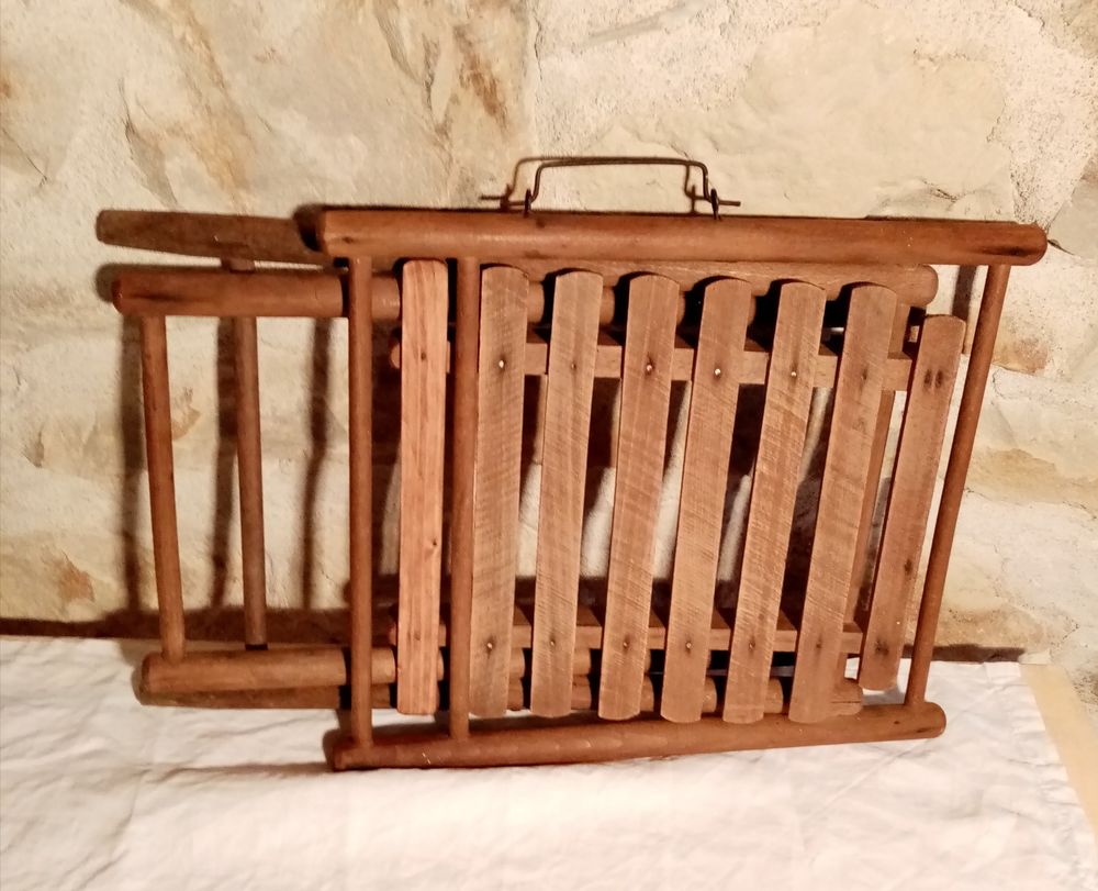 Chaise pliante ancienne. Meubles