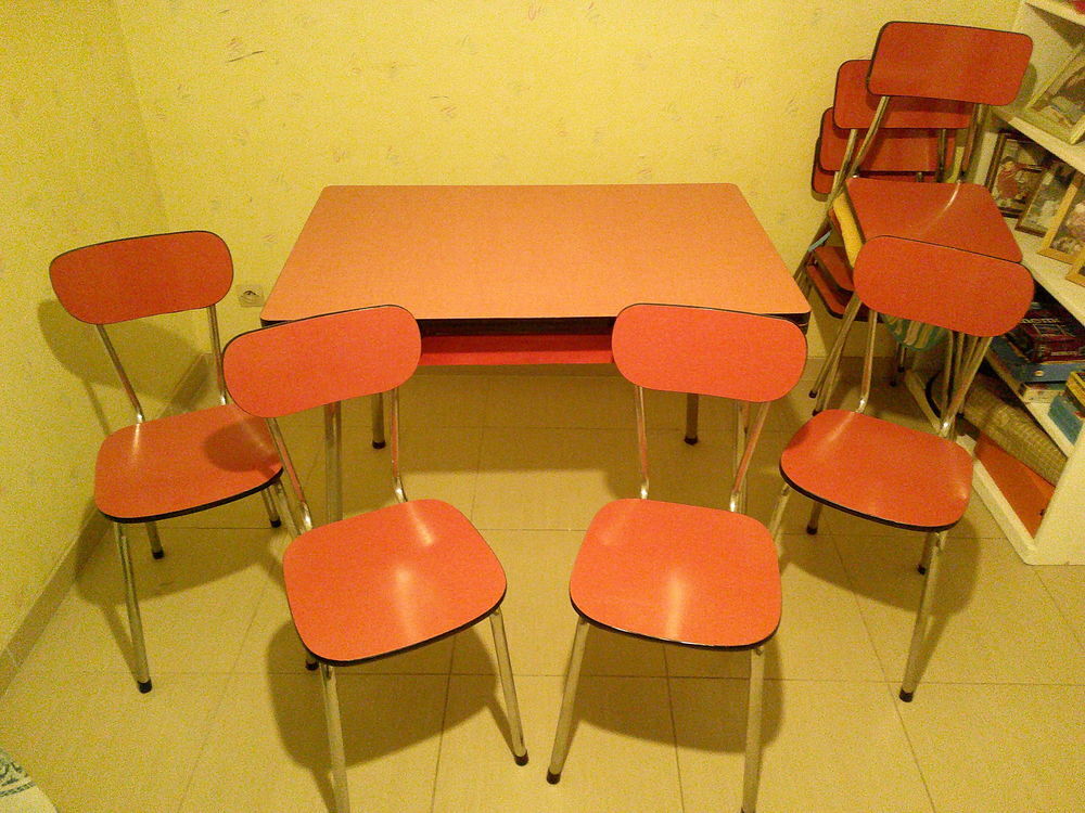 tables chaises en formica Meubles