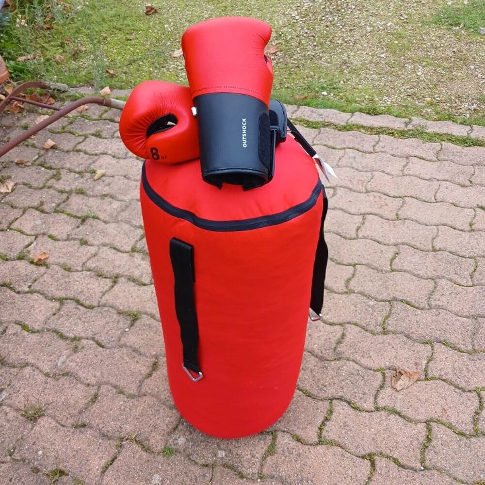 sac de frappe + gants de boxe Sports