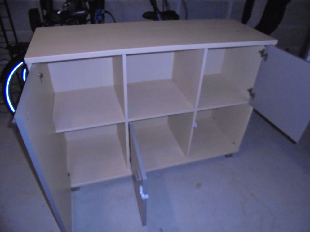 Buffet 3 portes 
Meubles