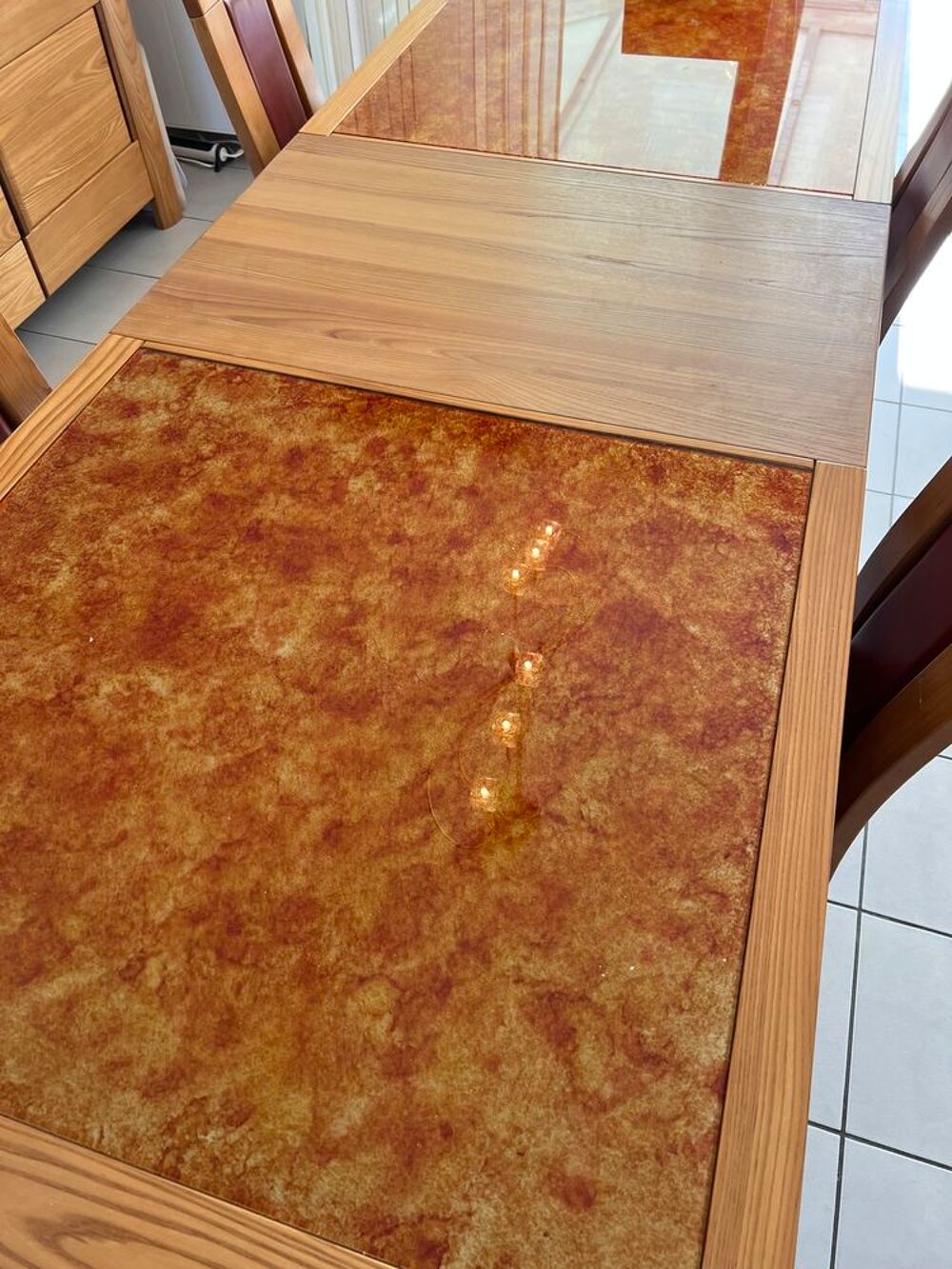 Table de salle &agrave; manger et 6 chaises Meubles