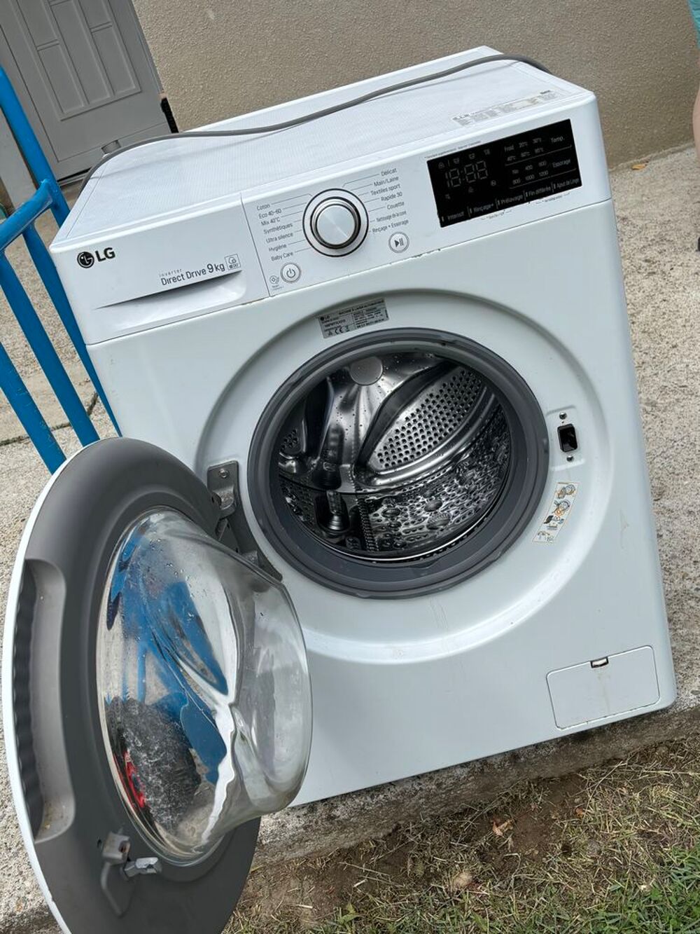 Lave linge marque LG , capacit&eacute; de 9 kg . Electroménager