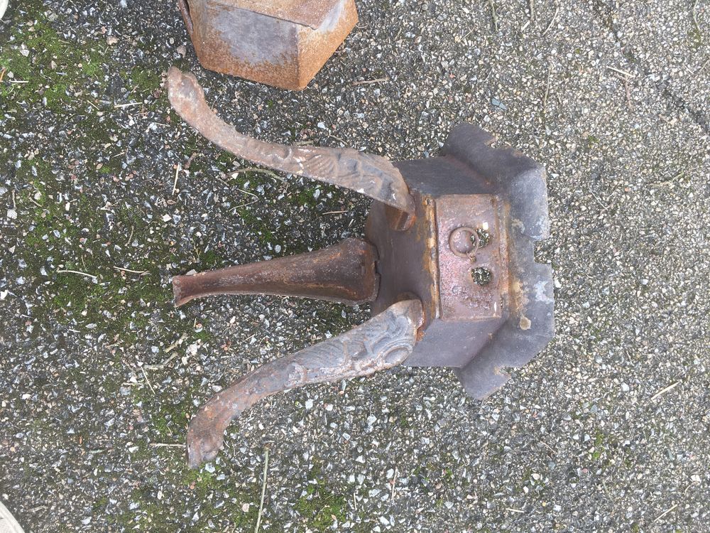 Fourneau chauffe fers &agrave; repasser/po&ecirc;le bois fonte Décoration