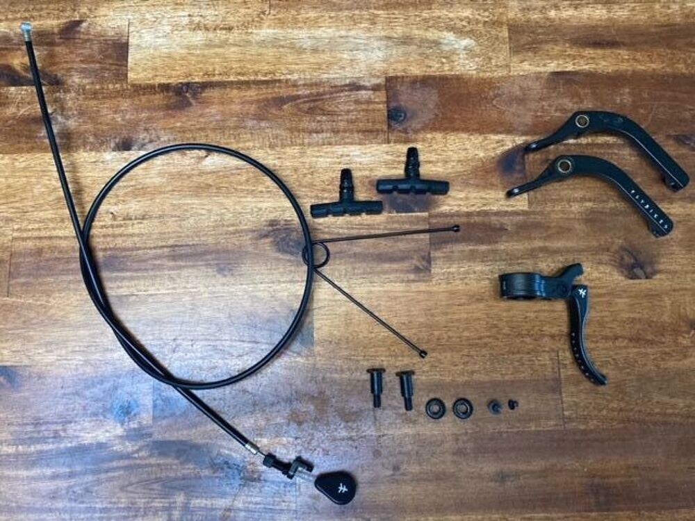 BMX Flybikes 2017 Neutron RHD 20.75 Flat Black Vélos