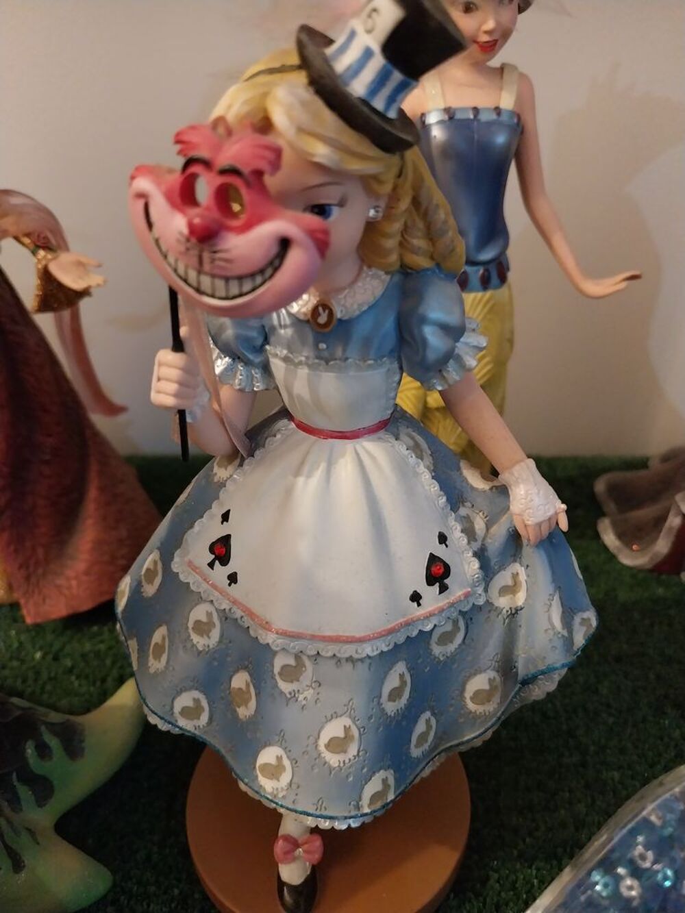Haute couture de Alice et son masque Décoration