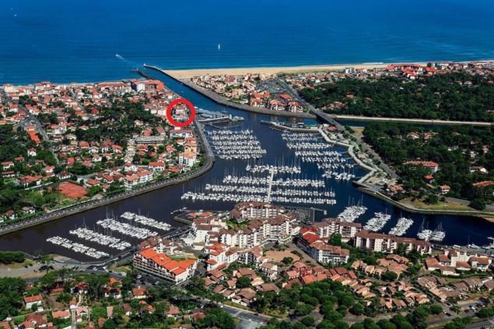  Capbreton T2 face au canal de l'entre du port Aquitaine, Capbreton (40130)