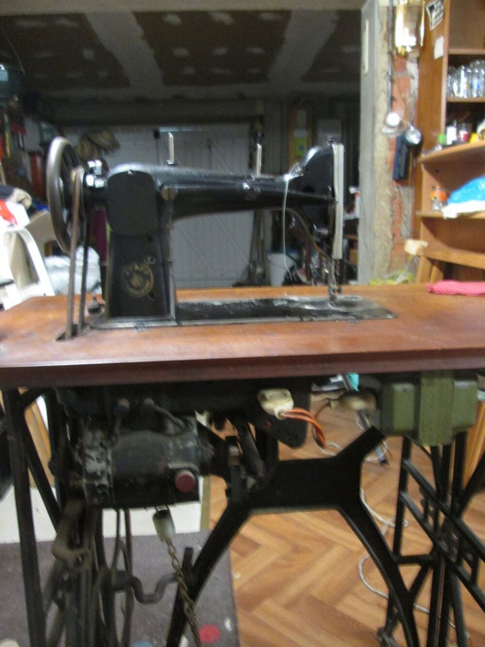 Ancienne Machine a coudre de marque PAFF Meubles