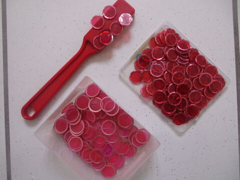 Jetons et aimant pour jeux  10 Lourdes (65)