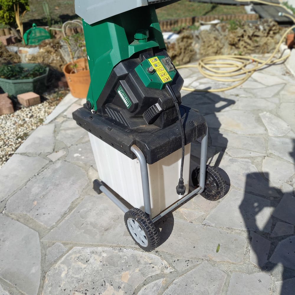 Broyeur de vegeteaux
Jardin