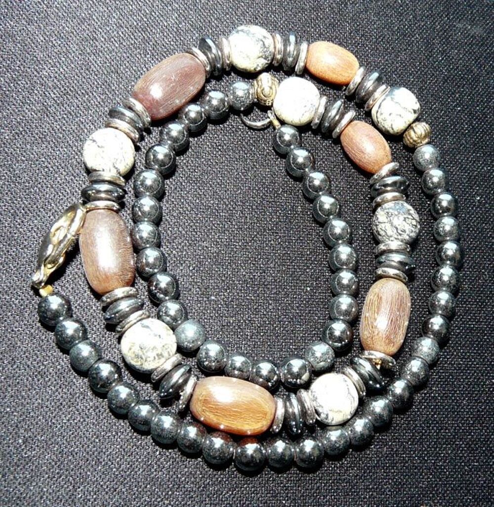 Petit Collier de perles vertes en r&eacute;sine color&eacute;es-ras-de-cou Bijoux et montres