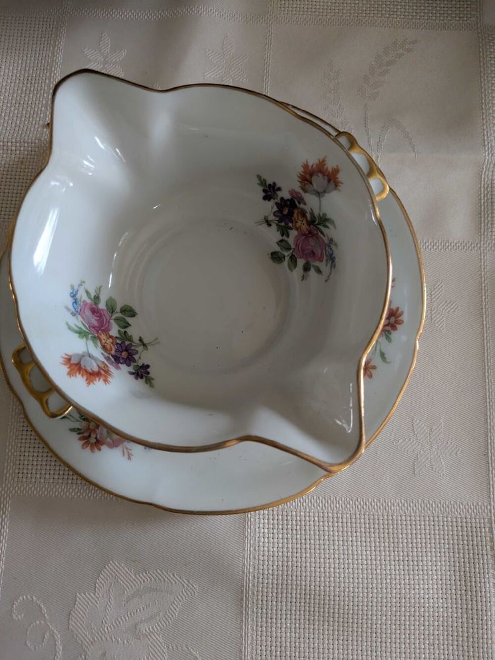 Service de table complet en porcelaine de France Décoration