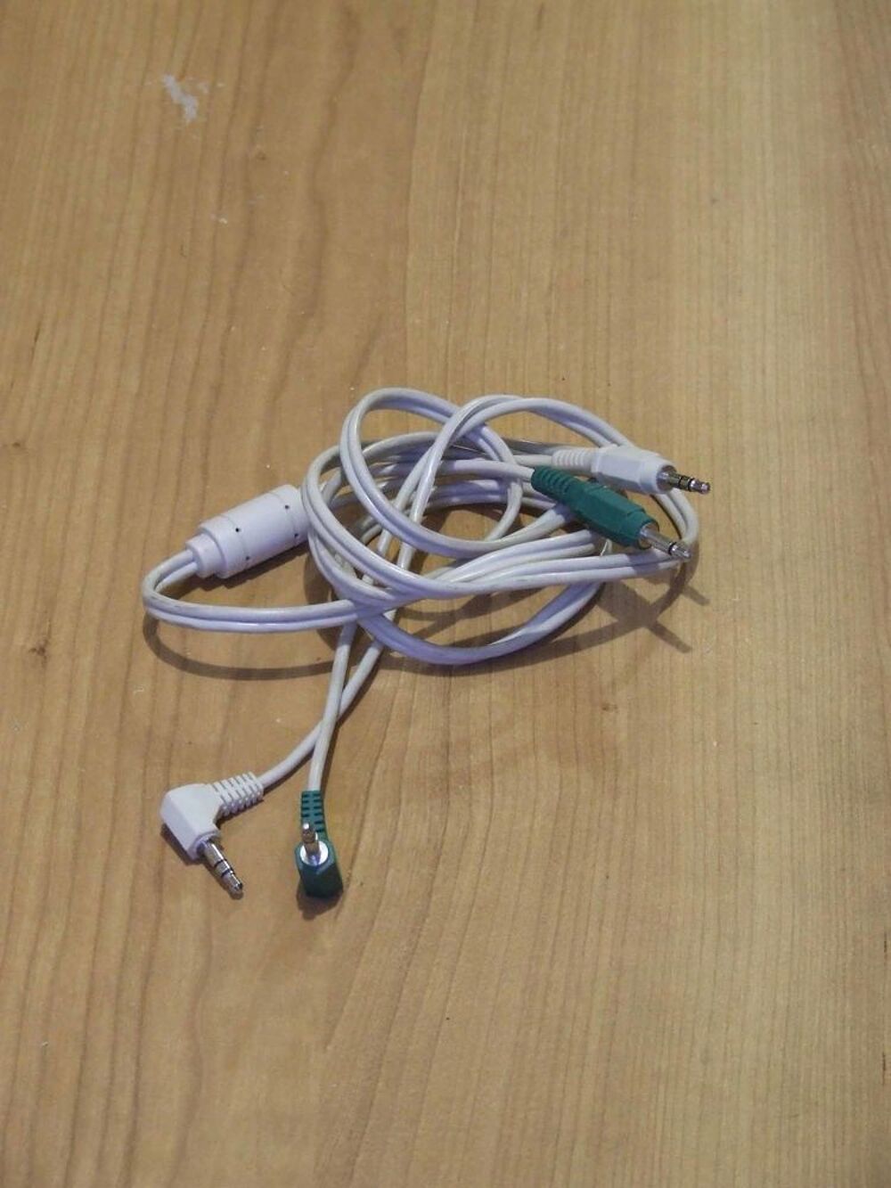 C&acirc;ble audio Jack 3.5mm m&acirc;le m&acirc;le 1,30&nbsp;m avec ferrite, TBE Audio et hifi