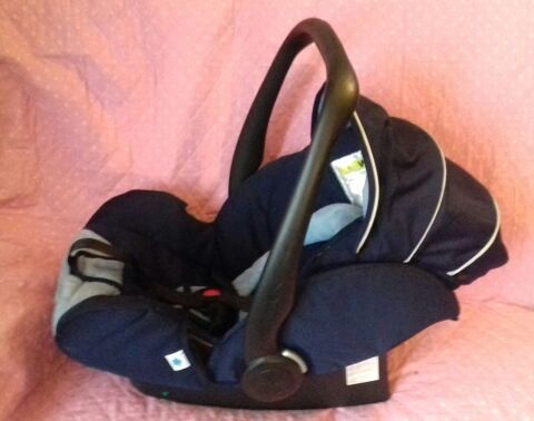 Si�ge auto Maxi Cosi enfant de 9/10 kilos. 10 Paris 18 (75)