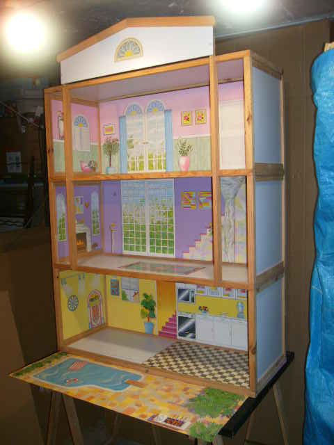 Tr�s grande Maison de poup�es en bois � 3 �tages 95 Wolxheim (67)