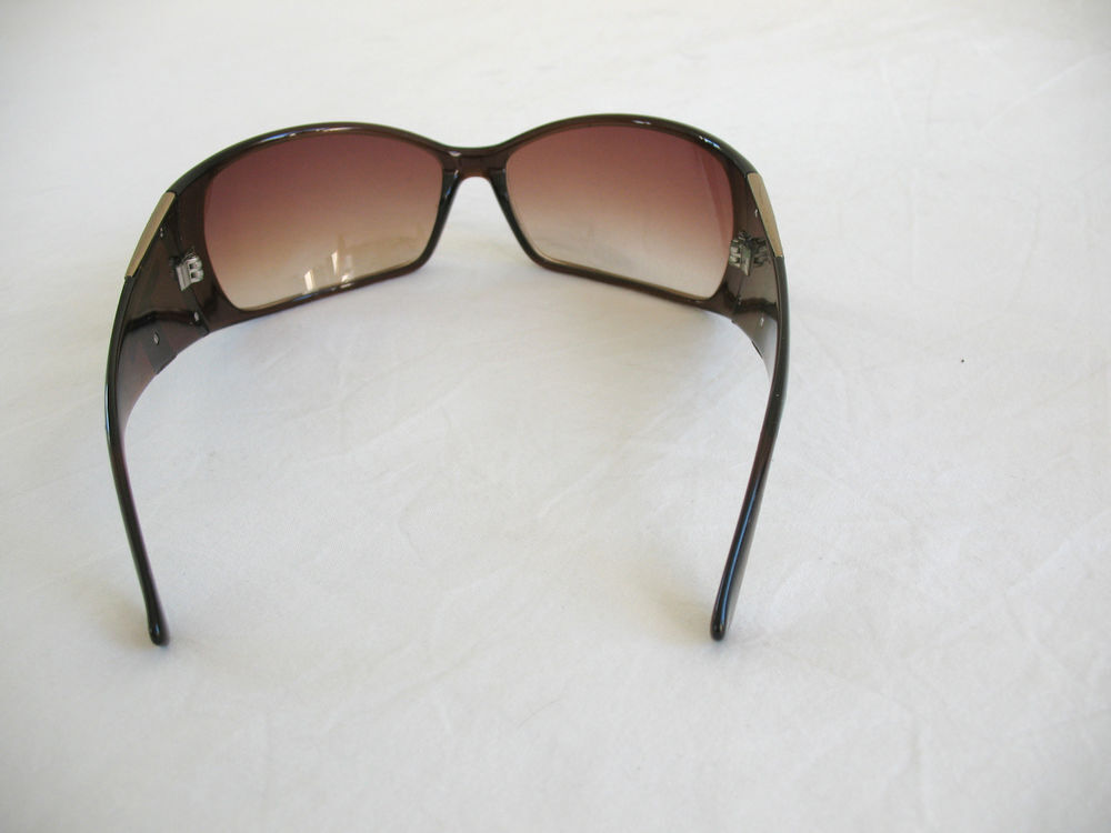 Lunettes de soleil Carolina Herrera
Bijoux et montres