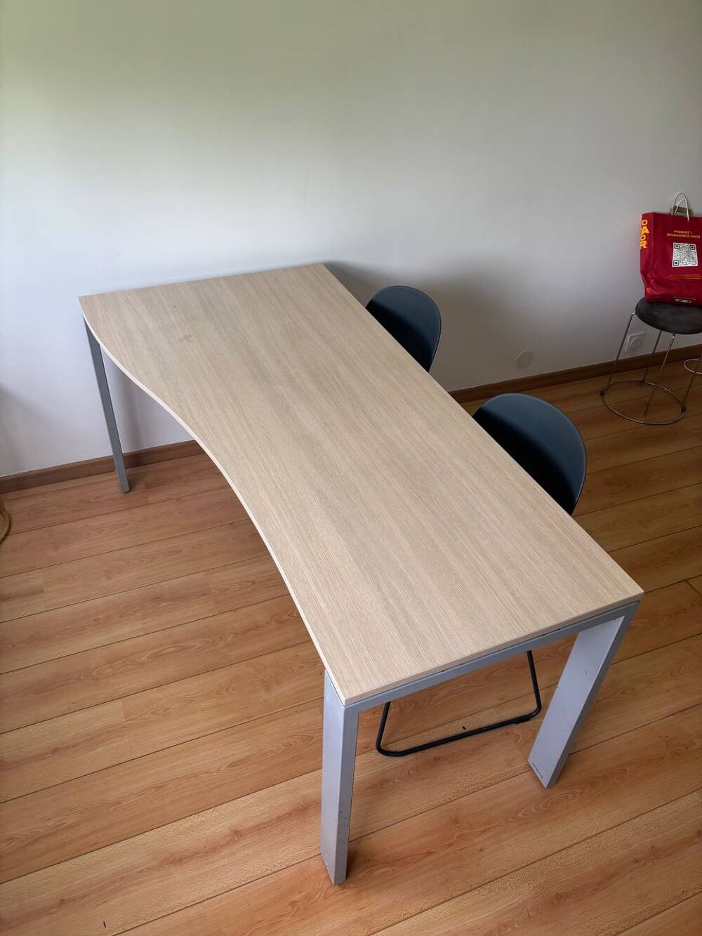 Bureaux professionnels ? 5 tables disponibles Meubles