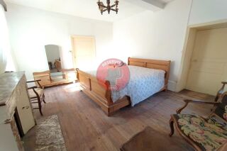  Maison  vendre 8 pices 220 m