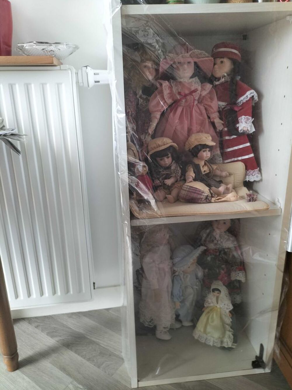 Poup&eacute;es en porcelaine 