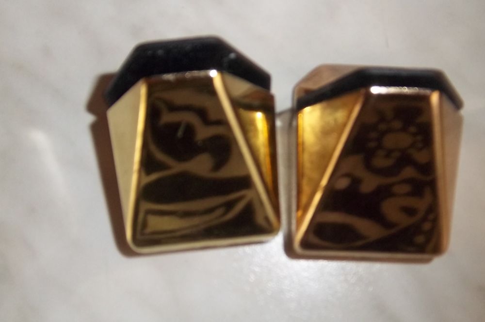 Etag&egrave;re vitre avec ses supports Décoration