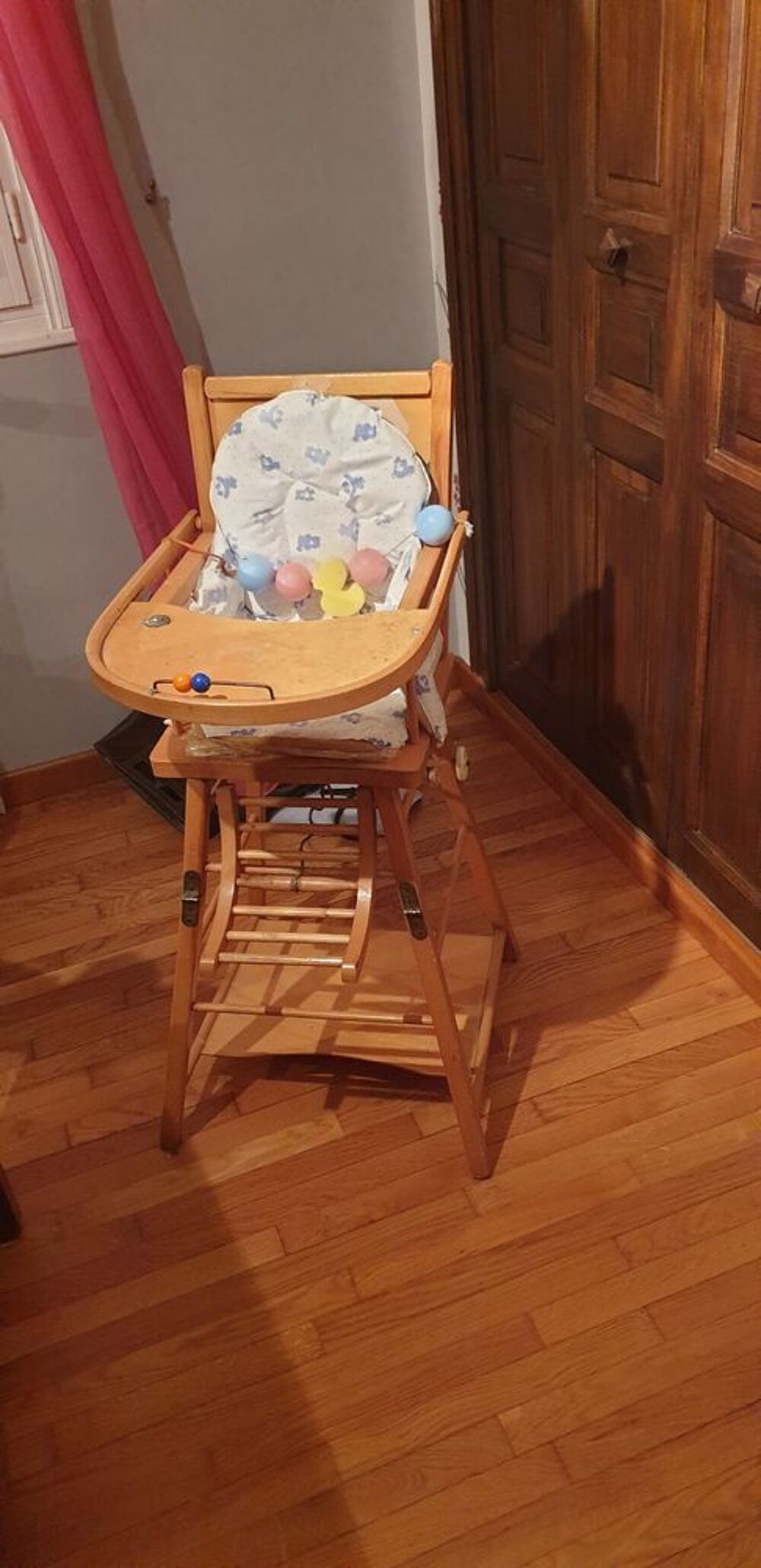 CHAISE AN BOIS CLAIR . Pu�riculture