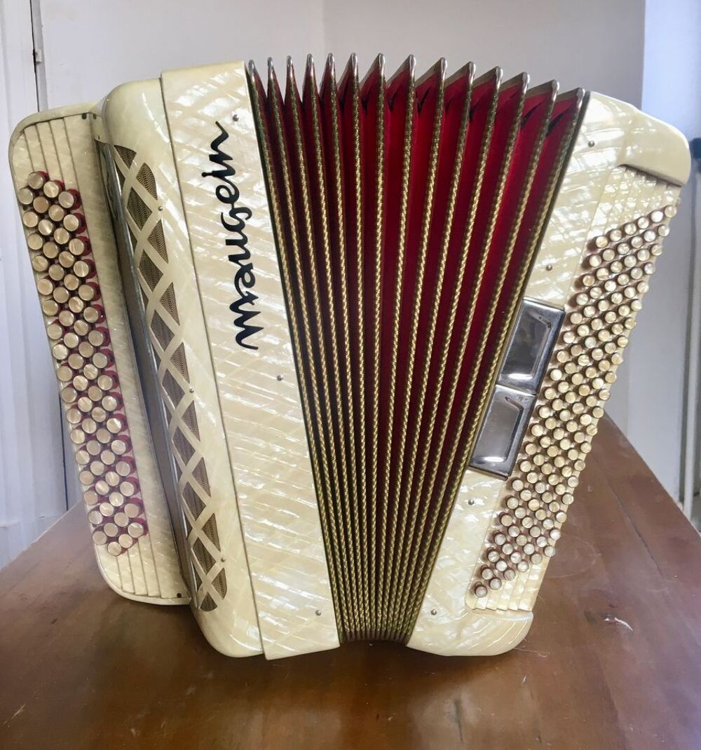 Accord&eacute;on chromatique Maugein 120 basses Instruments de musique