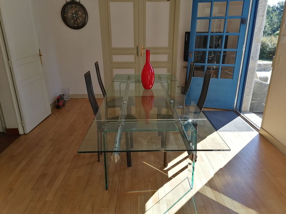 Table en verre + 4 chaises Meubles