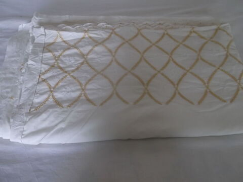 Grand drap double en coton blanc broderie dore (240x290 cm) 17 Le Vsinet (78)
