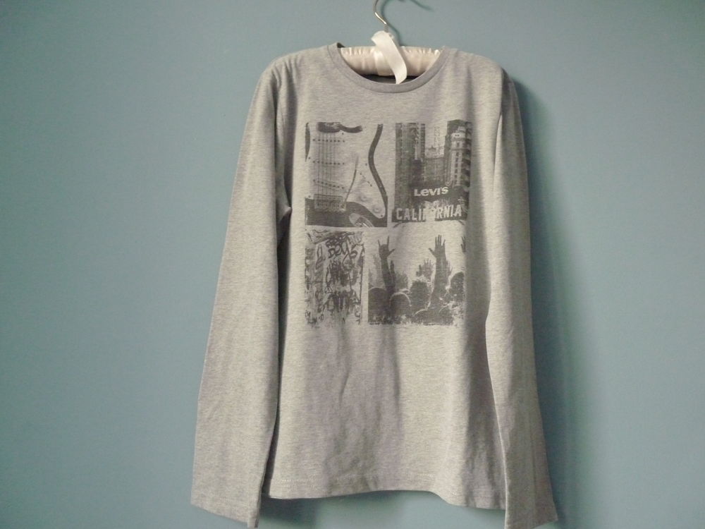 t-shirt Levi's gris 12 ans gar&ccedil;on TBE ML Vêtements enfants