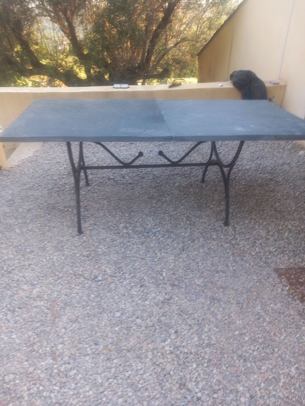 Table fer forg&eacute; et pierre bazalt Jardin