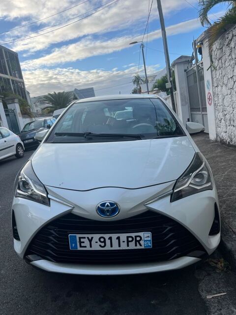 Toyota Yaris Hybride 100h Chic 2018 occasion Saint-Denis 97400