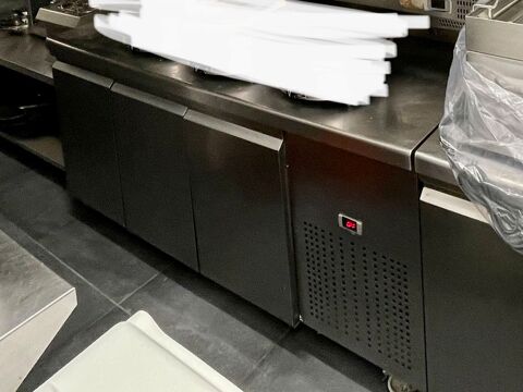 Table rfrigre professionnel positive 3 porte 980 Lyon 3 (69)