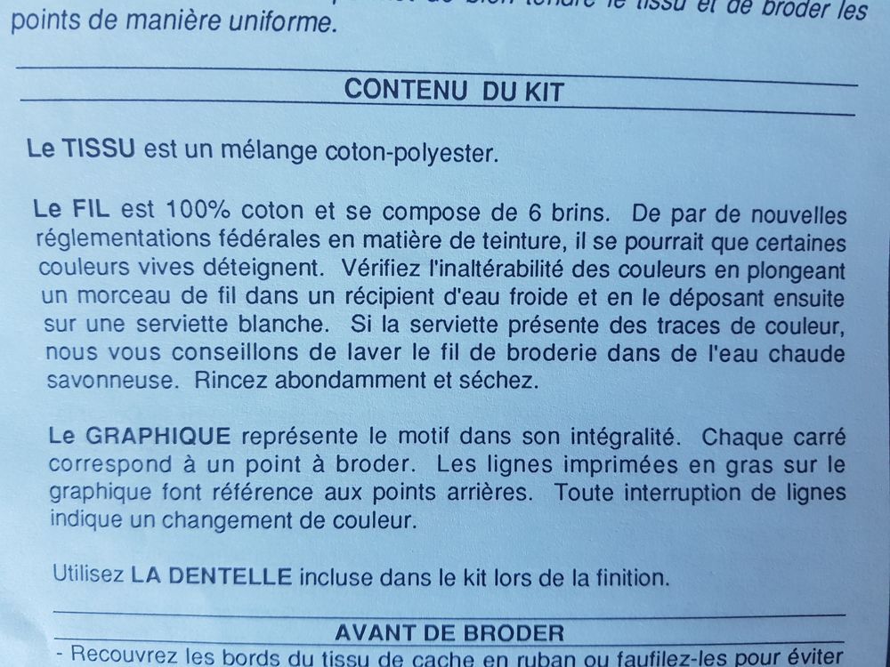 KIT A BRODER DESIGN VINTAGE " OREILLER PENSEES ET TOURBILLON D�coration